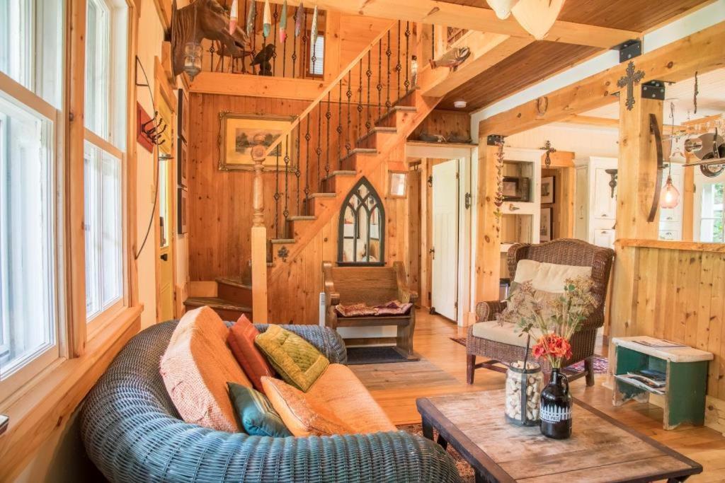 5min To Resort, Private Beach, New 1000mb Internet, 3 Queen Beds, Chalet